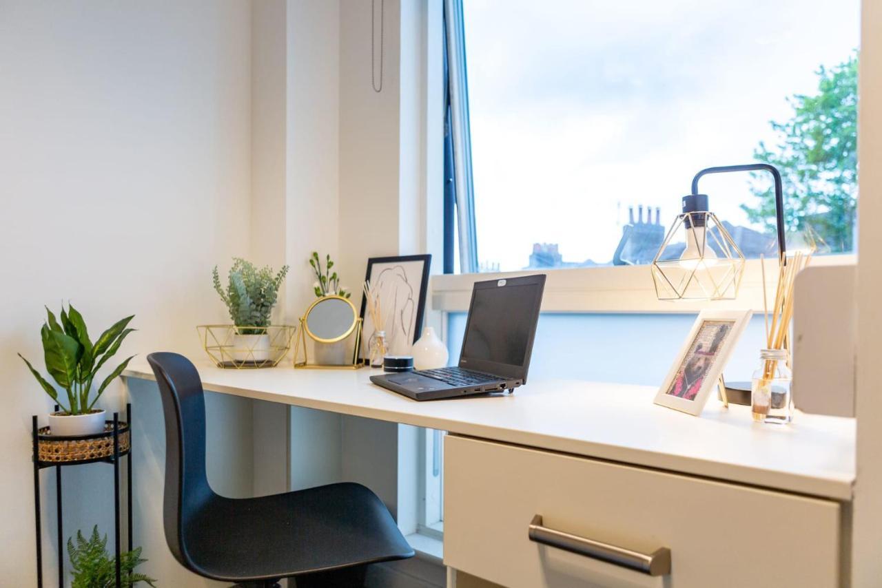 Ensuite Bedrooms With Shared Kitchen At Hollingbury House In Appartement