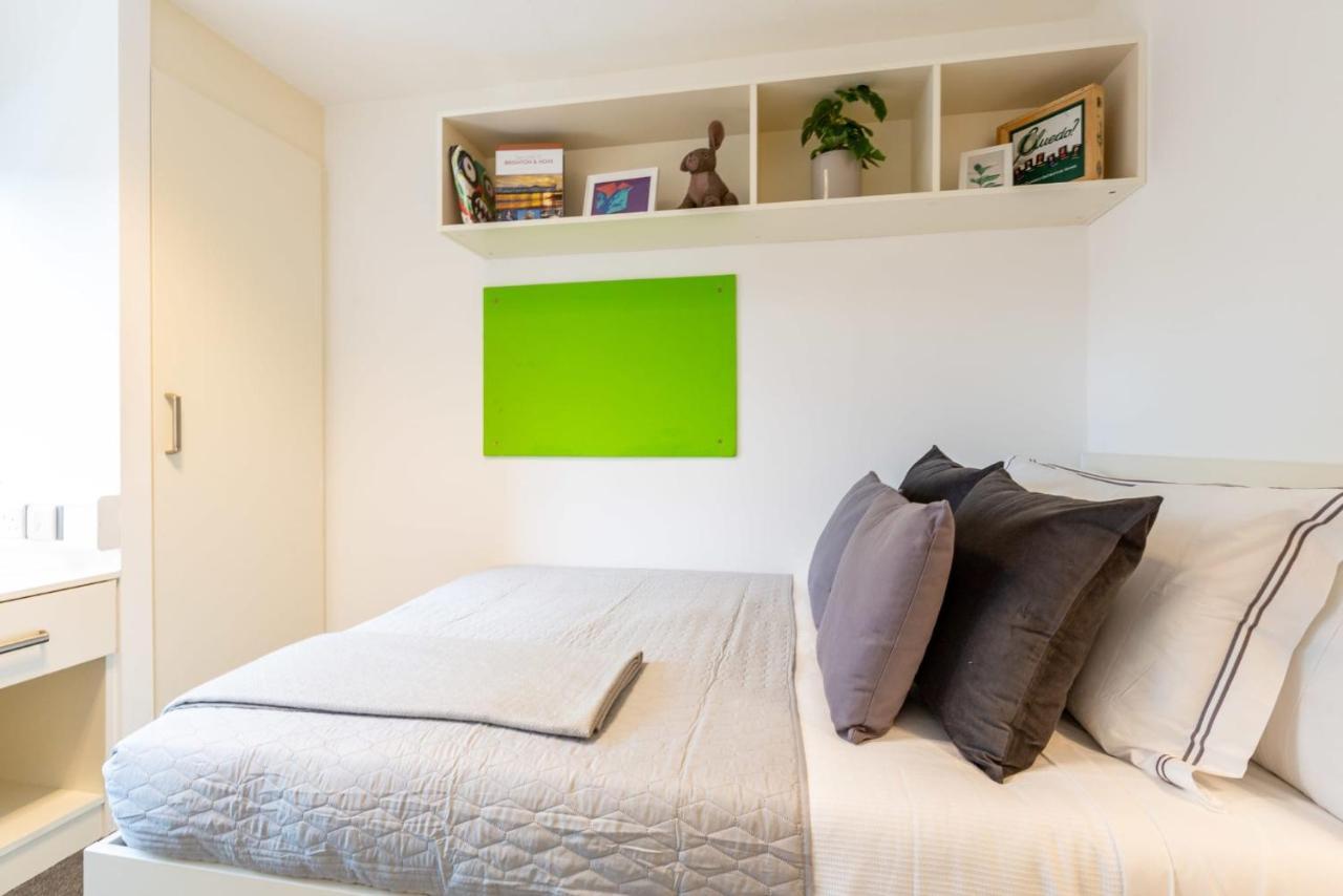 Appartement Ensuite Bedrooms With Shared Kitchen At Hollingbury House In Hove